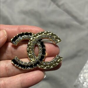 FASHION GOLD TONE CC BROACH